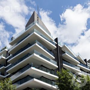 Venta De Apartamento De 2 Dormitorios En Centro Con Renta