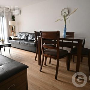 Venta De Apartamento De 1 Dormitorio En Punta Carretas Con Patio, Parrillero Y Garage