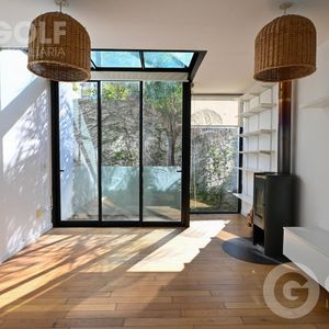 Venta De Apartamento Loft De 2 Dormitorios, Terraza, Parrillero Y Garage En Punta Carretas