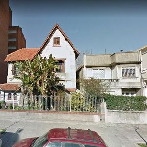 Casa De 6 Dormitorios En Venta Con  Renta  En Pocitos. Ideal Inversor 7% De Rentabilidad !!!