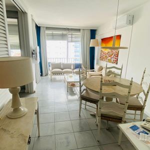 Departamento En La Peninsula A Pocos Mtrs Del Puerto Y De La Brava, Alquiler Anual