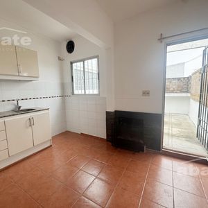 Apartamento En Alquiler 1 Dormitorio. Patio Y Parrillero
