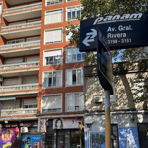 Local Comercial Sobre Avenida Rivera Frente Al Zoológico Villa Dolores