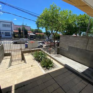 Apartamento De Un Dormitorio En Venta Con Patio En Malvín - 004