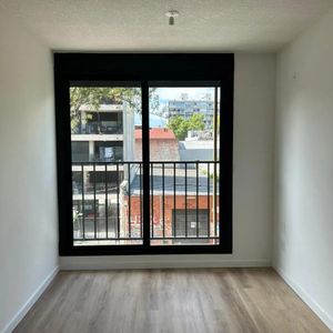 Alquiler De Apartamento 1 Dormitorio Con Balcón En La Blanqueada, Montevideo