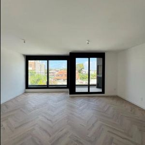 Alquiler De Apartamento Dos Dormitorios Con Terraza Con Parrillero En Barra De Carrasco, Montevideo