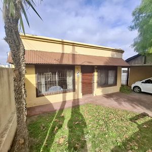 Venta De Casa En Colonia Del Sacramento Con Apartamento Independiente