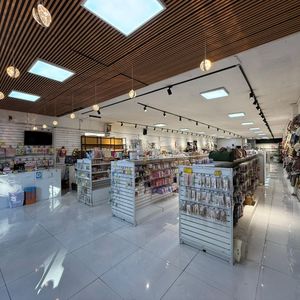 8 De Octubre Esq Comercio, 517 M2 Salón + Deposito, 10 M De Frente!! 
