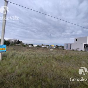 Terreno Amplio De 1879m2 En Zona Real De San Carlos - Colonia