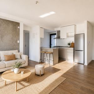 A Estrenar Apartamento 2 Dormitorios Con Patio Y Garage Doble Al Frente