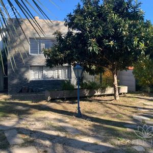 Casa De Tres Dormitorios En Rincón Del Pinar