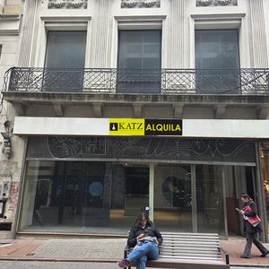 Sarandi Y Bartolome Mitre, 8 Mts De Frente, 150 M2, Excelente Estado !!