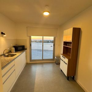 Apartamento De Un Dormitorio En Alquiler En Tres Cruces - 303