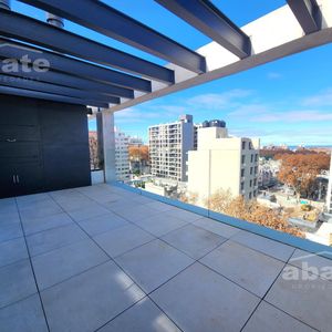 Venta Penthouse 3 Dormitorios , Terraza Y Parrillero En Cordón Sur Con Garaje