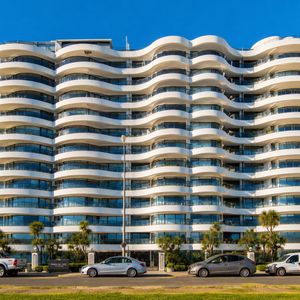 Apartamento Edificio Olimpo 3 Dormitorios Más Servicio Completo Y Garaje Para 2 Vehículos En Pocitos
