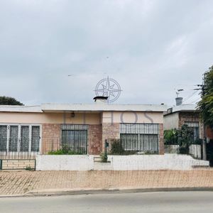 Venta De Casa Con Terreno En Luis Batlle Berres 