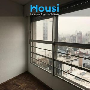 Apartamento En Venta 2 Dormitorios. Piso 7 Sobre Bulevar España Excelente Ubicación Parque Rodo.