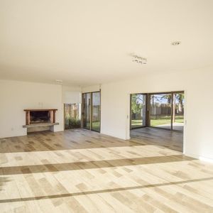 Cómoda, Moderna Y Luminosa Casa En Alquiler En VIñedos!