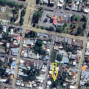 Terreno De 486m2 En Radio Céntrico De La Ciudad De Carmelo