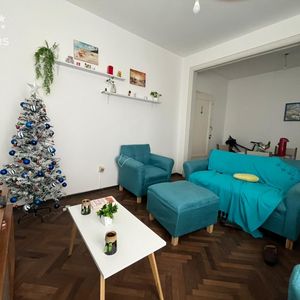 Apartamento De Dos Dormitorios En Venta Con Renta En Tres Cruces - 102