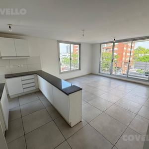 Apartamento En Venta De 3 Dormitorios, 2 Baños Y Cochera - Aguada