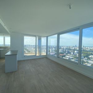 Venta Apartamento En Edificio Joy Montevideo, 3 Dormitorios, 3 Baños, Terraza Y Garage