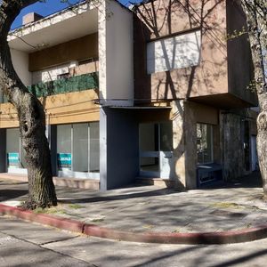 Venta De Locales Comerciales Céntricos En Colonia Del Sacramento