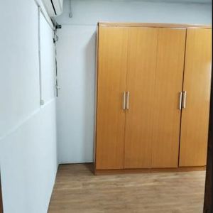 Alquilo Casa 2 Dormitorios, Muy Seguro. Cerca De Supermercados, Colegios, Plazas. Sin Gastos Comunes. Zona Ituzaingó.