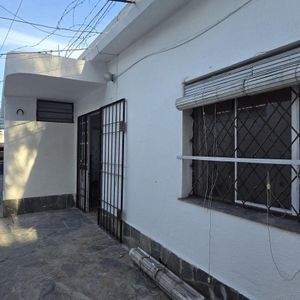 Casa En Alquiler De 2 - 3 Dormitorio Y Patios En Unión, Montevideo