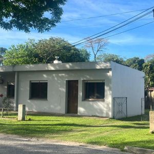 Venta De Casa 2 Dormitorios Con Gran Terreno En Colonia Valdense