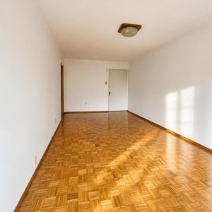 Apartamento En Venta, 2 Dormitorios. Sobre Av Italia A Cuadras De La Rambla. Buceo.