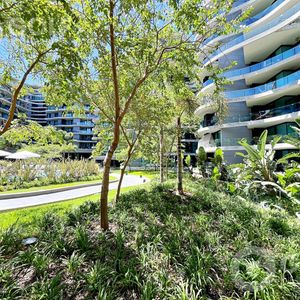 Venta De Apartamento De 1 Dormitorio Con Garage En Forum- Puerto De Buceo