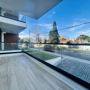 Venta Apartamento De 2 Dormitorios Con Gran Terraza En Punta Del Este