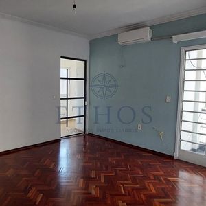 Venta Apto. 2 D 2 B A Media Cuadra De 18 