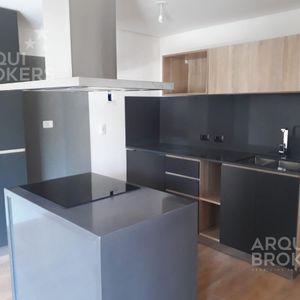 Apartamento De 2 Dormitorios En Alquiler En Centro - 807