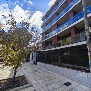 Alquiler Apartamento 1 Dormitorio, Escritorio Y Garage, En Pocitos