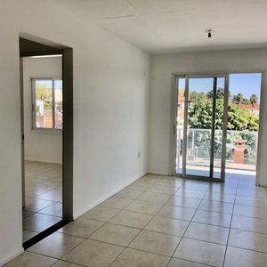 Alquiler De Apartamento En Colonia Del Sacramento, A Metros Del Shopping