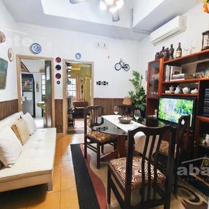 Casa En Venta En La Blanqueada, 2 Dormitorios, Patio Y Parrillero