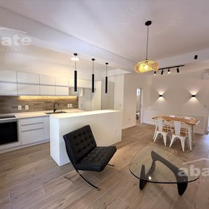 Alquiler Apartamento 2 Dormitorios, Sin Gastos Comunes. Gran Terraza Con Parrillero
