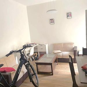 Apartamento En Venta 2 Dormitorios Patio 3 Cruces. Con Renta
