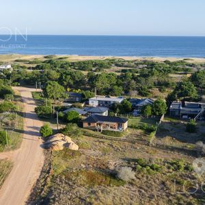 Alquiler Y Venta De Casa 2 Dormitorios En Arenas De José Ignacio, José Ignacio