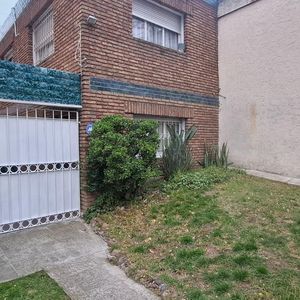 Venta Casa En Pocitos Nuevo, 3 Dormitorios Y 3 Cocheras