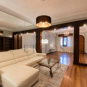 Casa En Pocitos 4 Dormitorios A Metros De Bvr. Artigas