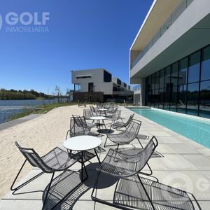 Venta De Apartamento De 2 Dormitorios Con Terraza En Carrasco Este