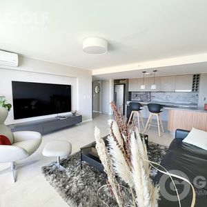 Venta De Apartamento De 2 Dormitorios Con Terraza En Carrasco Este