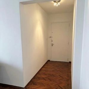 Venta De Apartamento En El Centro, 2 Dormitorios Y Muy Luminoso