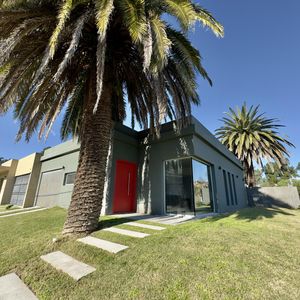 Venta Casa En Real De San Carlos, Colonia. Residencial. Suites, Barbacoa, Piscina, Garage, Jardín