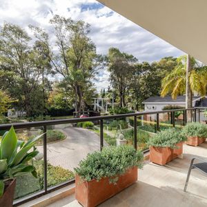 Alquiler Apartamento  Carrasco Sur Centrico, 3 Suites, Barbacoa, Piscina Propia, Jardin Exclusivo