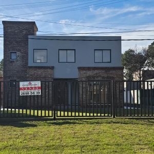Venta Casa En Lomas De Solymar Cinco Dormitorios