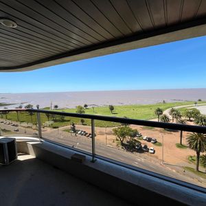 Gran Apartamento Con Vista Al Mar En Rambla Gandhi!